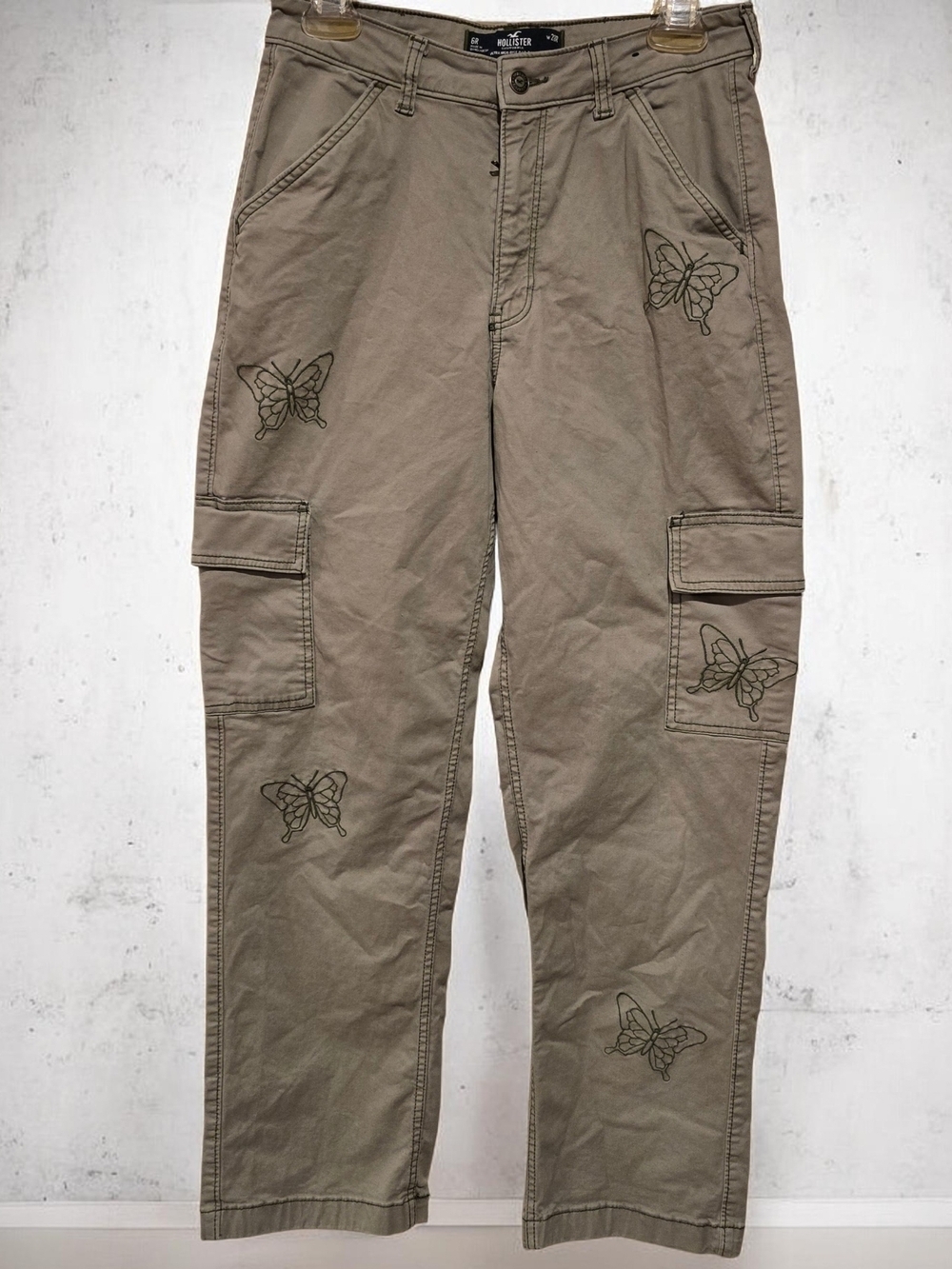 Hollister Ultra High Rise Olive Butterfly Embroidered Cargo Dad Pants. 6R W 28R